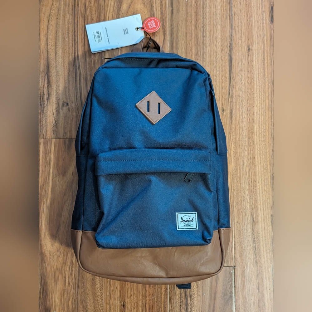 Herschel Supply Heritage™ Backpack - 24L NWT Navy/Tan